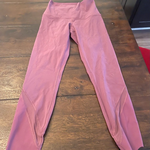 Size 4 lavender lululemons they are crop pants - Picture 2 of 5